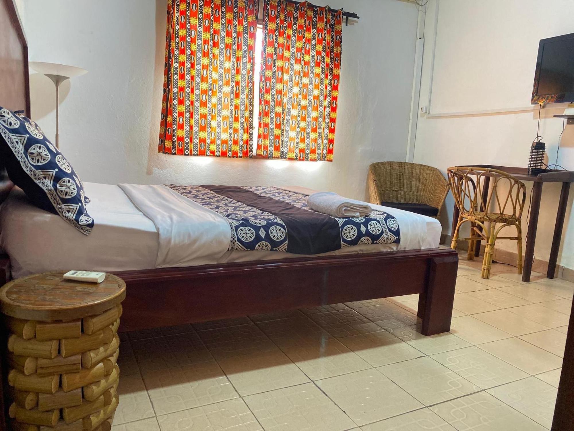 Hotel Fiiaa à Yaoundé Extérieur photo
