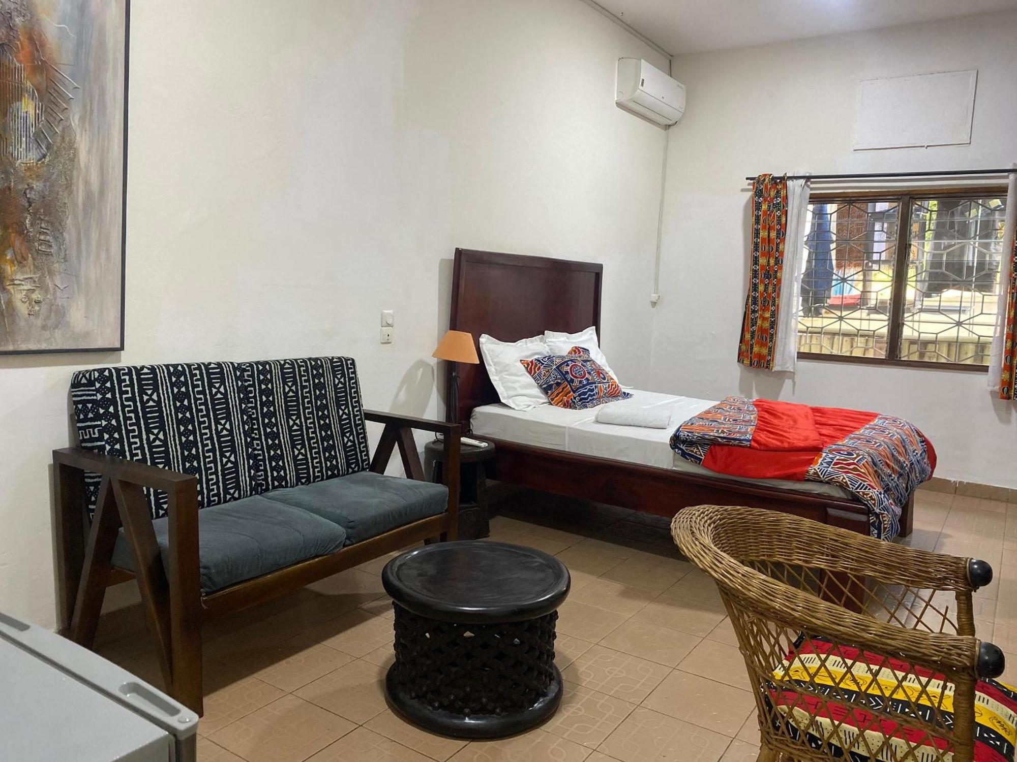 Hotel Fiiaa à Yaoundé Extérieur photo