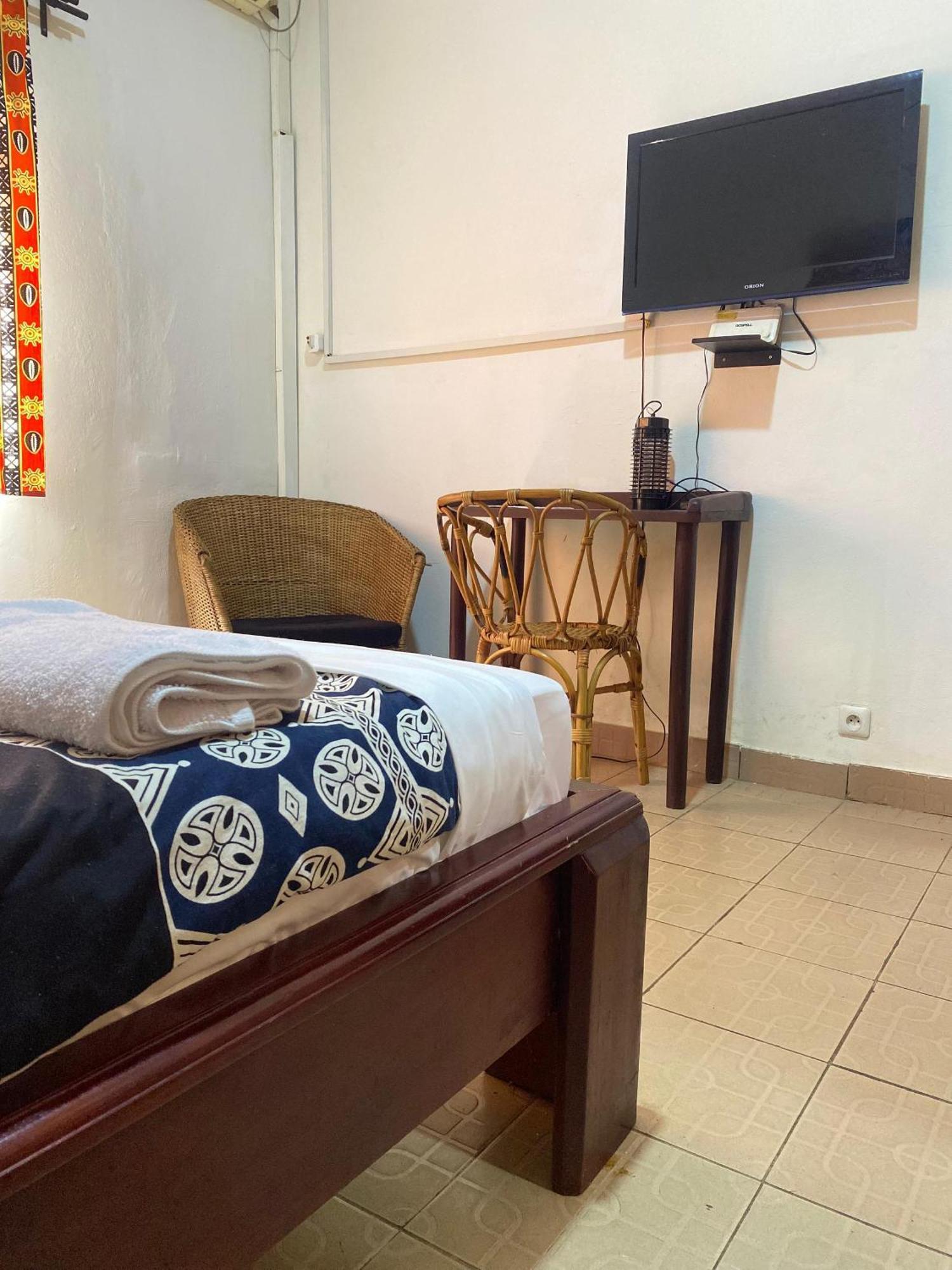 Hotel Fiiaa à Yaoundé Extérieur photo